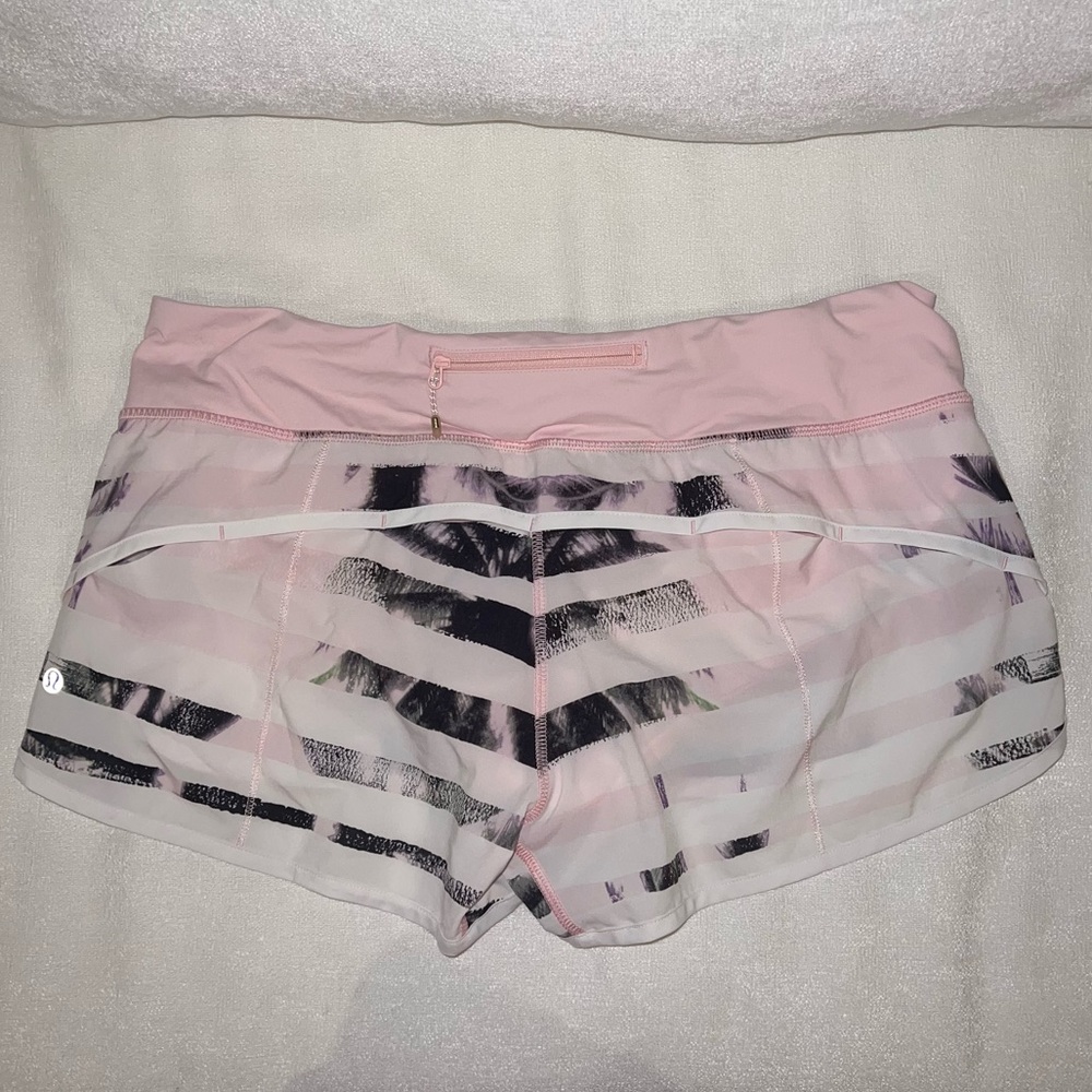 Lululemon Speed Up 2.5 Inch Shorts Size 10 Black and Pink Palm Tree Print